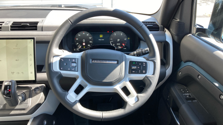 Land Rover Defender 3.0 D250 X-Dynamic HSE 90 3dr Auto Diesel Estate